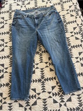 Old Navy Women’s High Rise OG Straight -  Medium Wash - Size 16 - NWT